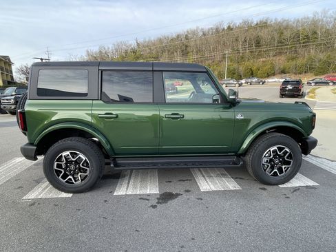 New 2025 Ford Bronco Outer Banks image 4