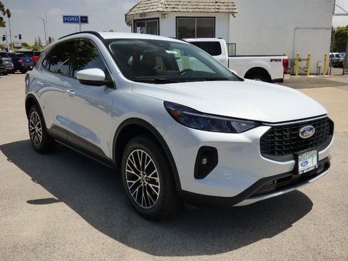 New 2025 Ford Escape SE image 1