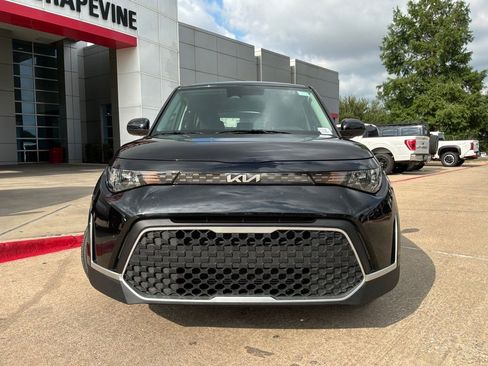 Used 2025 Kia Soul LX w/ LX Technology Package FWD image 3