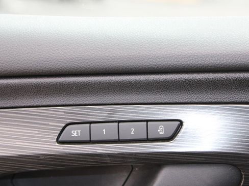 Used 2024 GMC Terrain SLT image 22