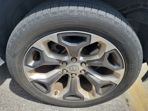 Used 2020 RAM 1500 Limited image 8