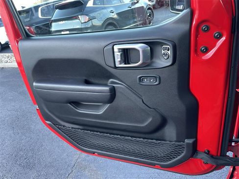 Used 2024 Jeep Gladiator Sport image 19