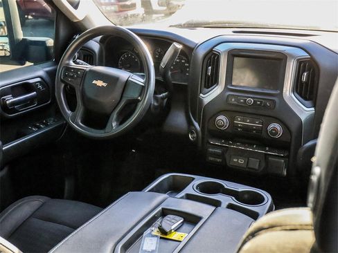 Used 2024 Chevrolet Silverado 2500 Custom w/ Custom Value Package image 23