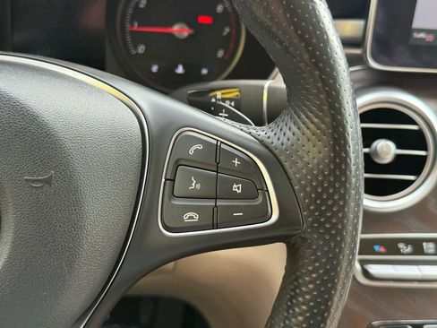 Used 2019 Mercedes-Benz GLC 300 4MATIC w/ Driver Assistance Package image 13