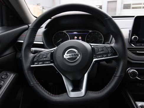 Used 2021 Nissan Altima 2.5 SR image 13