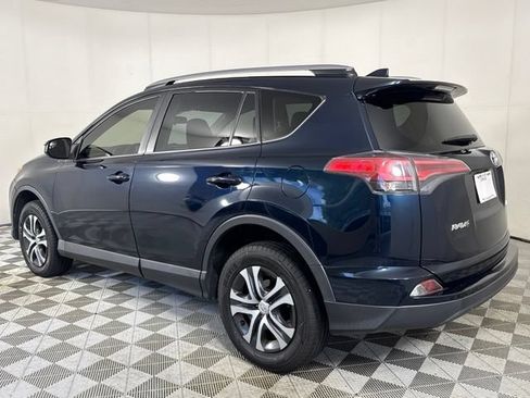 Used 2018 Toyota RAV4 LE FWD image 6