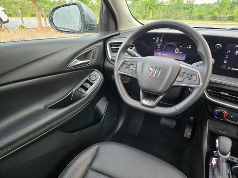 Used 2024 Buick Encore GX Sport Touring FWD image 9