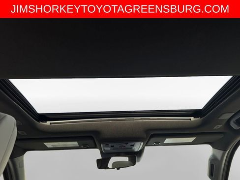 Used 2024 Toyota Tacoma Limited w/ Limited Package (LT) AWD/4WD image 23