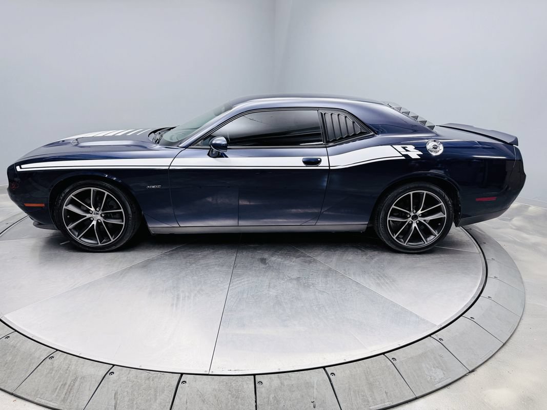 Used 2017 Dodge Challenger R/T RWD image 8