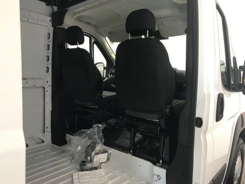 New 2024 RAM ProMaster 2500 w/ Convenience Group image 26