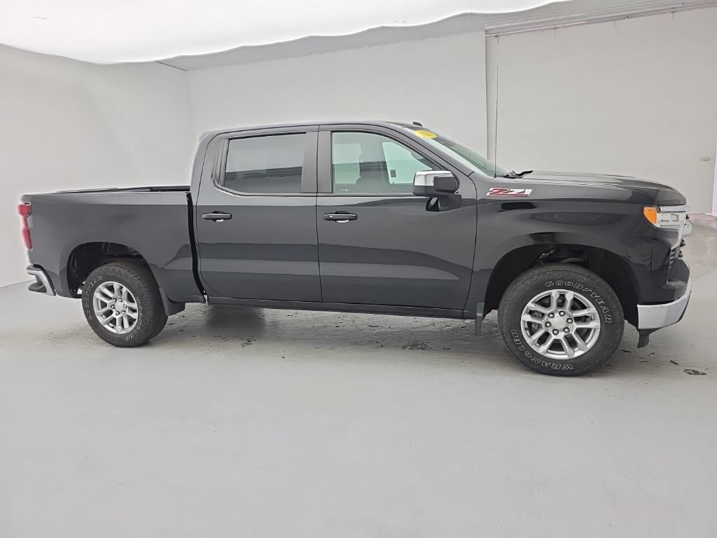 Used 2023 Chevrolet Silverado 1500 LT w/ Z71 Off-Road Package AWD/4WD image 13