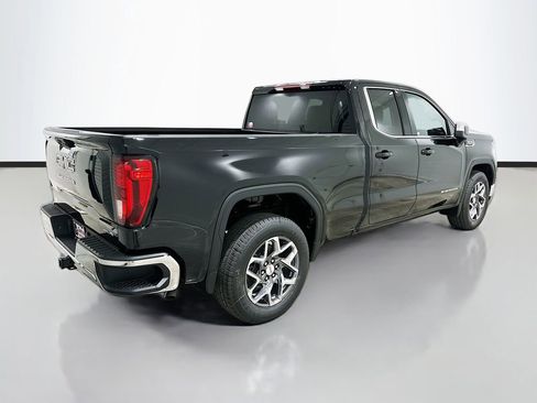 New 2026 GMC Sierra 1500 SLE image 7