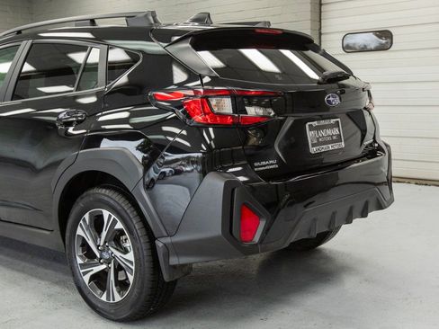 Used 2024 Subaru Crosstrek 2.0i Premium image 34