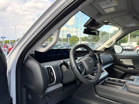 Used 2025 Ford Expedition Max Active AWD/4WD image 36