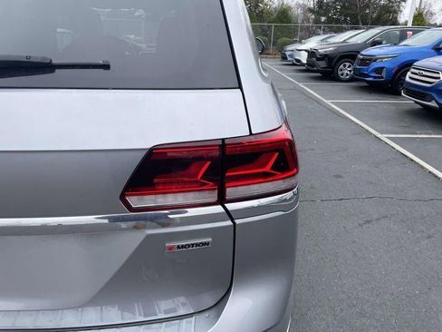Used 2022 Volkswagen Atlas SEL Premium image 18