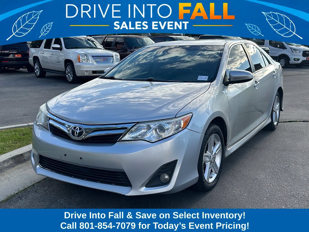 Used 2012 Toyota Camry SE FWD image 2