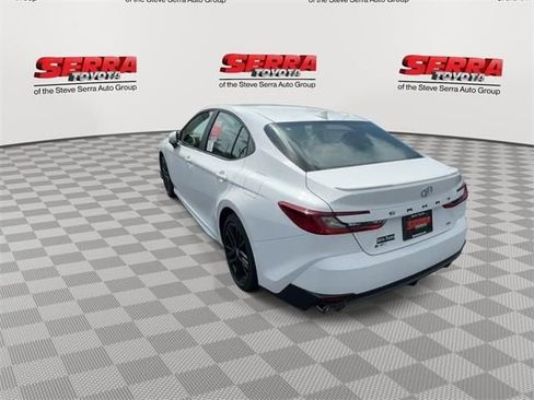 Used 2026 Toyota Camry SE image 7