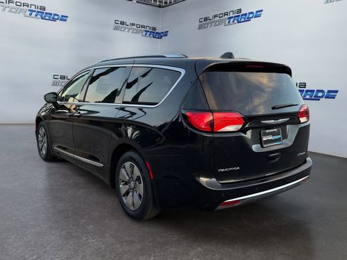 Used 2017 Chrysler Pacifica Platinum image 7