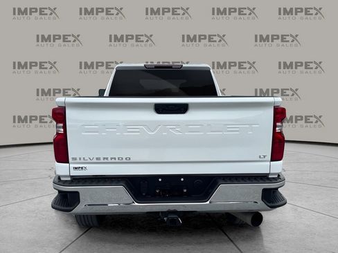 Used 2025 Chevrolet Silverado 2500 LT AWD/4WD image 4