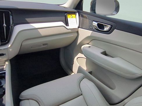 New 2026 Volvo XC60 B5 Ultra AWD/4WD image 12