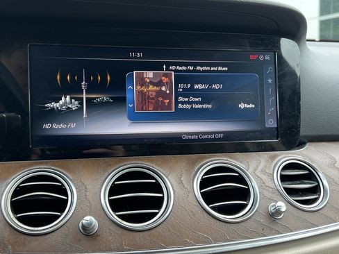 Certified 2017 Mercedes-Benz E 300 image 25