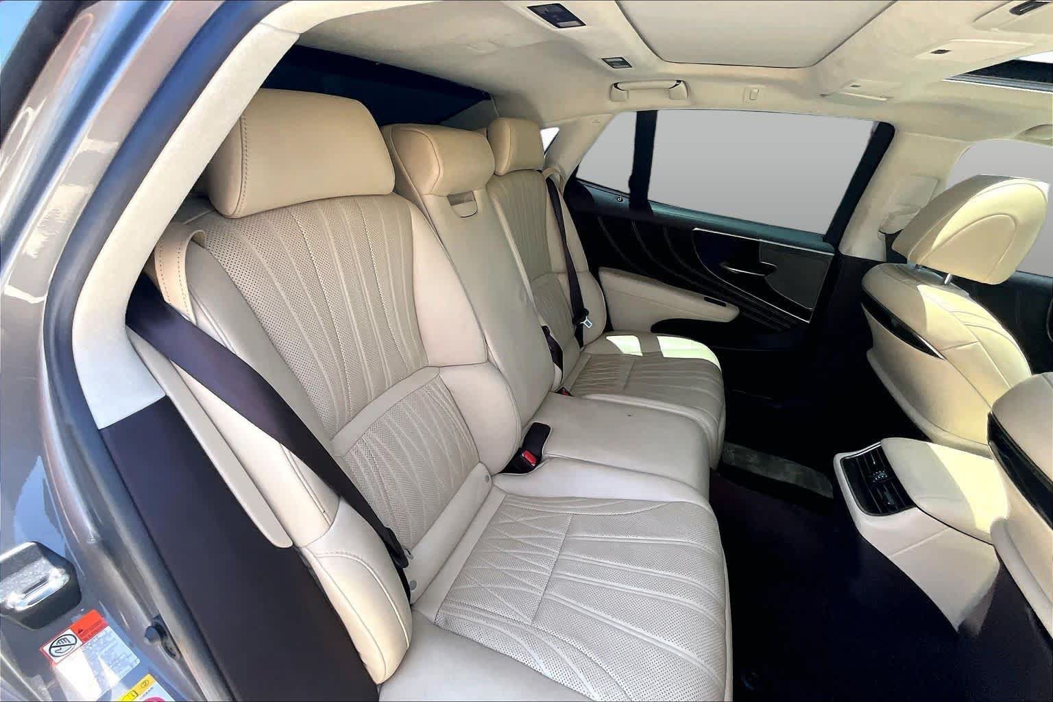 Used 2018 Lexus LS 500 w/ Luxury Package RWD image 19
