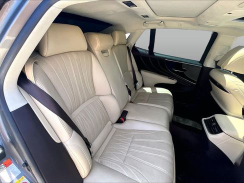 Used 2018 Lexus LS 500 w/ Luxury Package RWD image 19