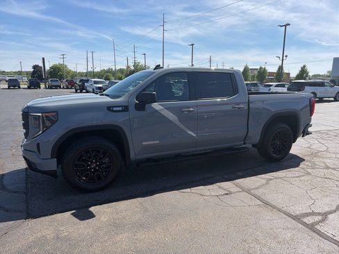 Used 2024 GMC Sierra 1500 Elevation w/ LPO, Elevation Black Package AWD/4WD image 4