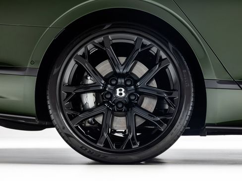 Used 2024 Bentley Flying Spur W12 AWD/4WD image 17