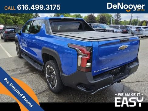 Used 2026 Chevrolet Silverado EV LT AWD/4WD image 9
