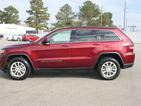 Used 2022 Jeep Grand Cherokee Laredo X RWD image 4