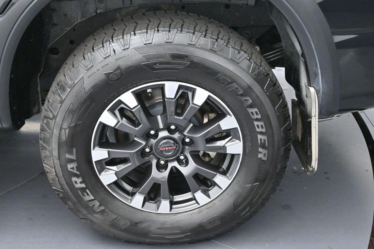 Used 2021 Nissan Titan PRO-4X w/ Pro-4x Convenience Package AWD/4WD image 37