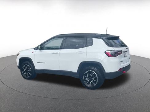 Used 2025 Jeep Compass Trailhawk image 10