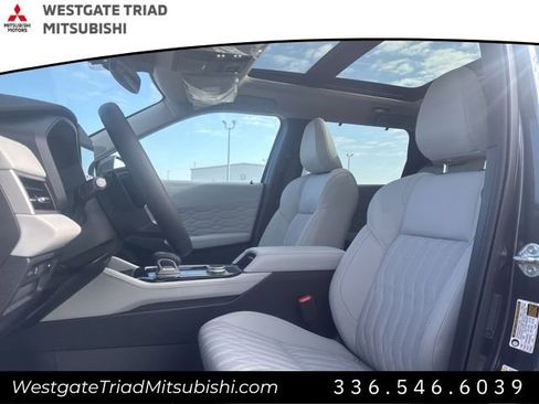 New 2026 Mitsubishi Outlander SEL image 6