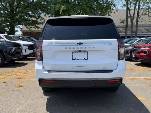 Used 2023 Chevrolet Suburban LT w/ Luxury Package AWD/4WD image 6