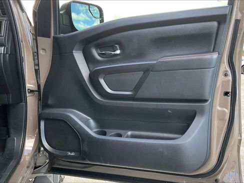 Used 2021 Nissan Titan PRO-4X w/ Pro-4x Convenience Package AWD/4WD image 28