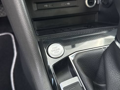 New 2026 Volkswagen Taos SE FWD image 18