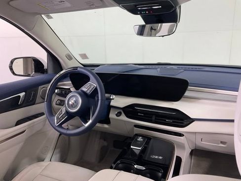 Used 2025 Buick Enclave Avenir w/ Super Cruise Package AWD/4WD image 35