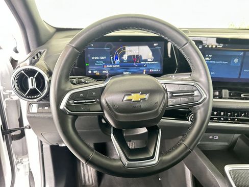 Used 2025 Chevrolet Equinox LT image 28