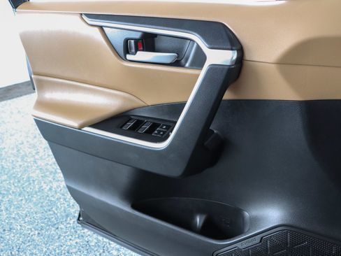 Used 2023 Toyota RAV4 XLE image 21