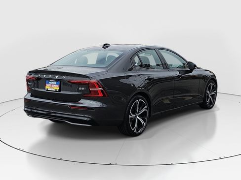 Used 2024 Volvo S60 B5 Core AWD/4WD image 5