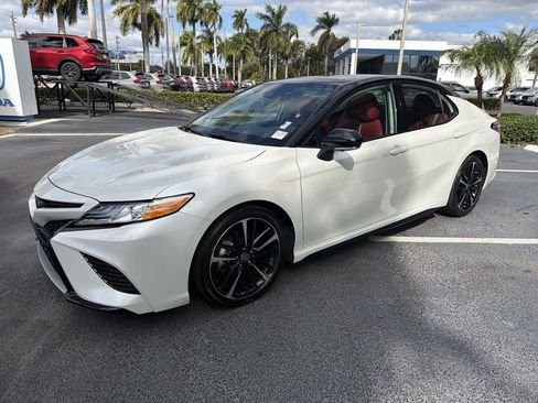 Used 2020 Toyota Camry XSE image 4