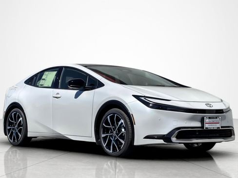 New 2026 Toyota Prius Plug-In Hybrid image 7