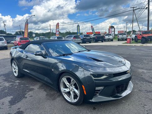 Used 2017 Chevrolet Camaro SS RWD image 3