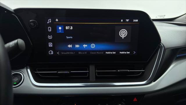 Used 2025 Chevrolet Trax LT w/ LT Convenience Package FWD image 30