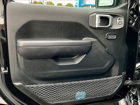 Used 2020 Jeep Gladiator Rubicon image 21