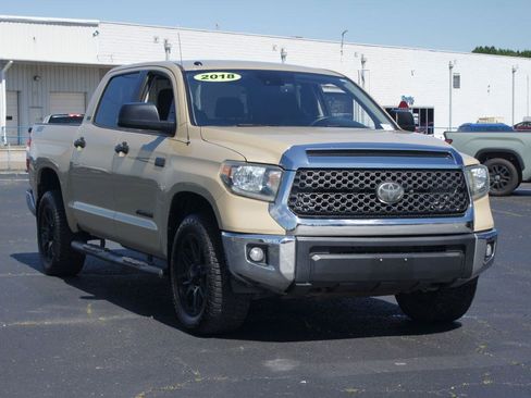 Used 2018 Toyota Tundra SR5 w/ SR5 Upgrade Package AWD/4WD image 23