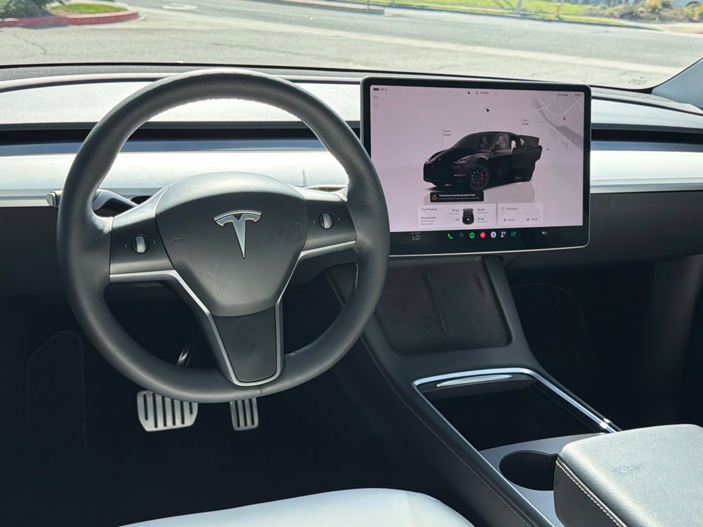 Used 2023 Tesla Model Y Performance AWD/4WD image 29