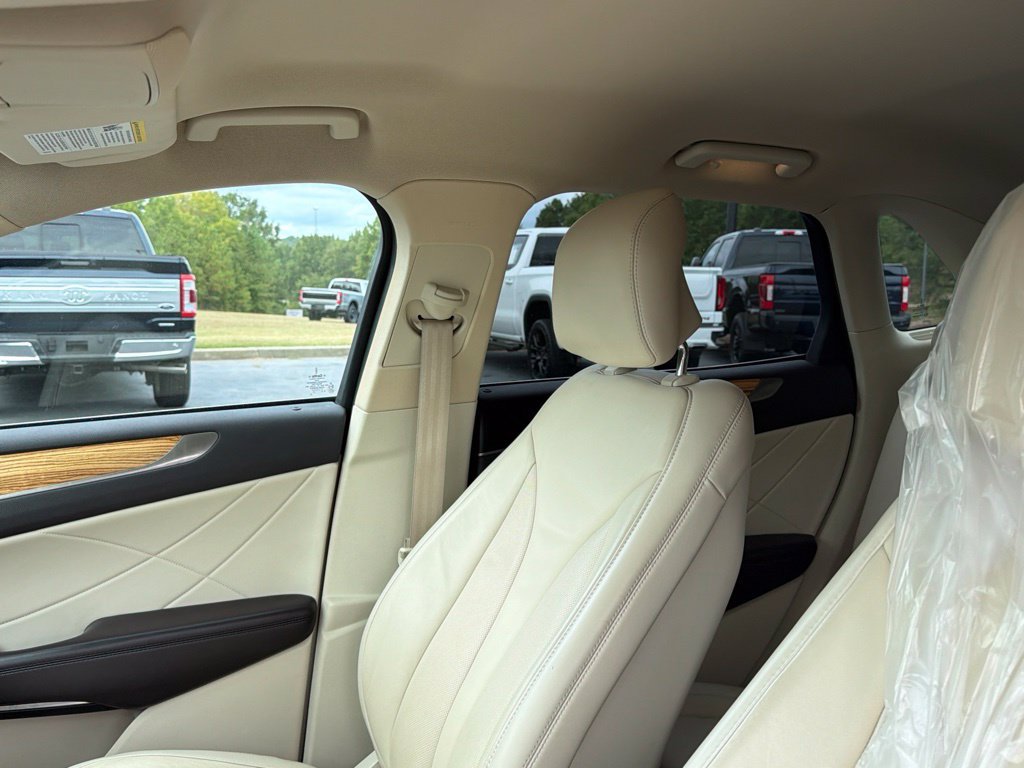 Used 2016 Lincoln MKC Select w/ Select Plus Package FWD image 11