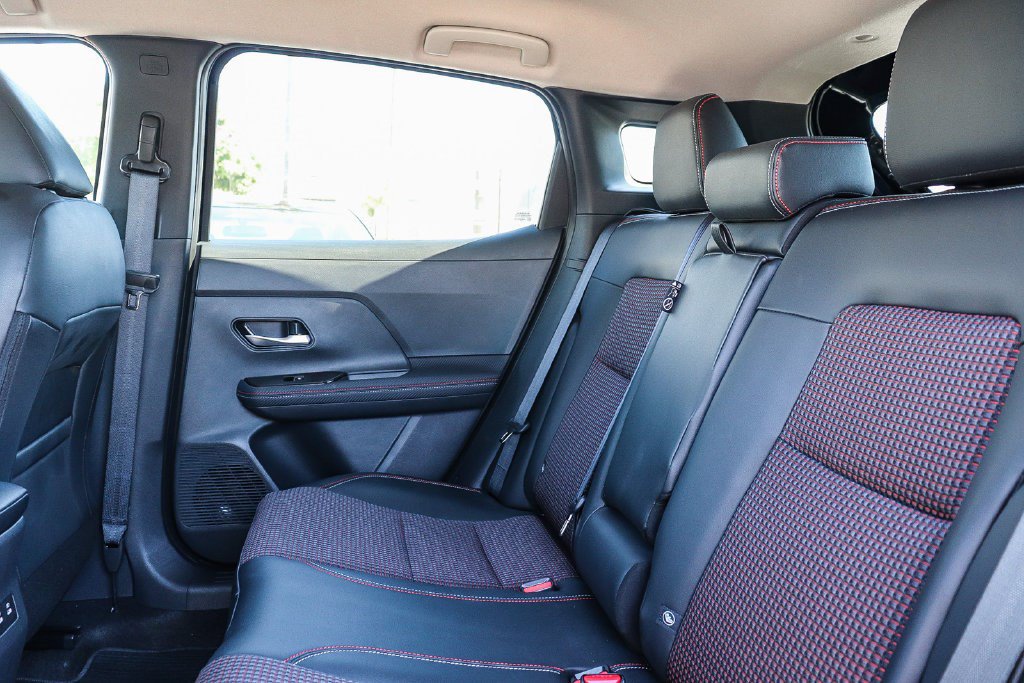 Used 2025 Nissan Kicks SR FWD image 18